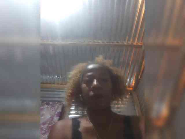 zoyadimasalong06 webcam