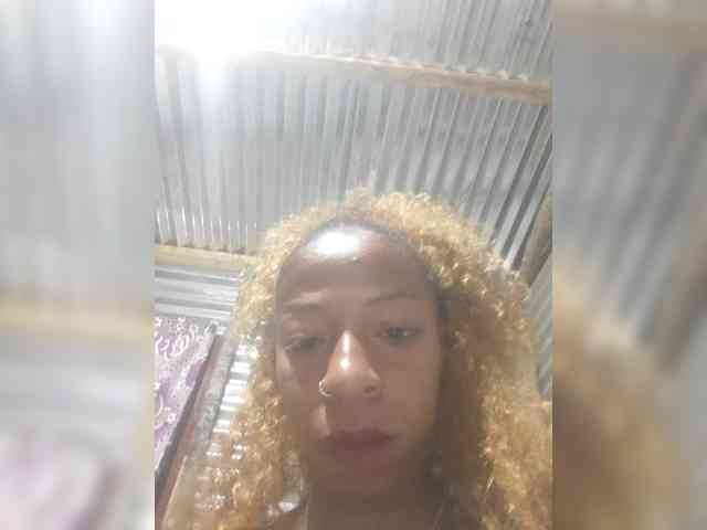 zoyadimasalong06 webcam