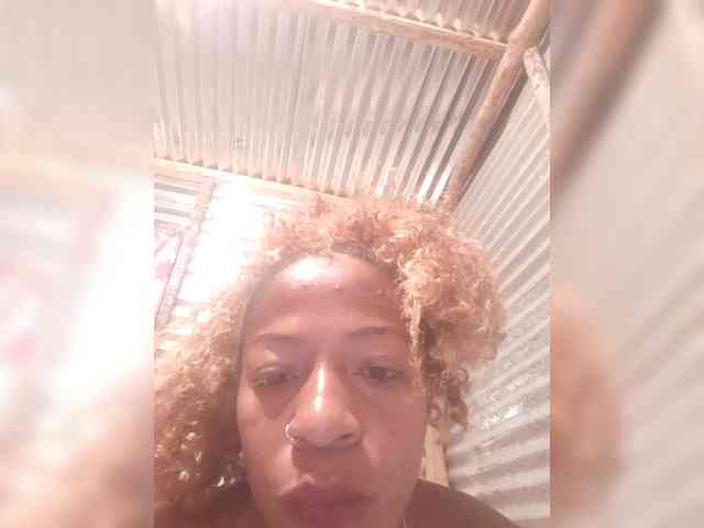 zoyadimasalong06 webcam