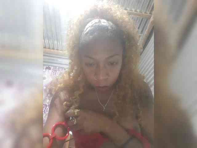 zoyadimasalong06 webcam