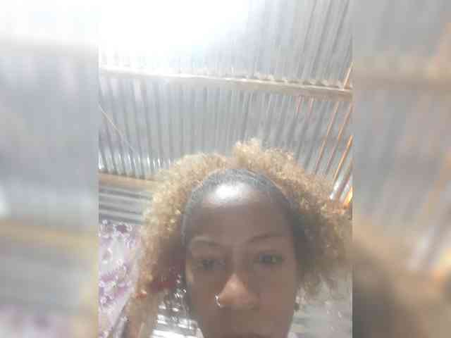 zoyadimasalong06 webcam