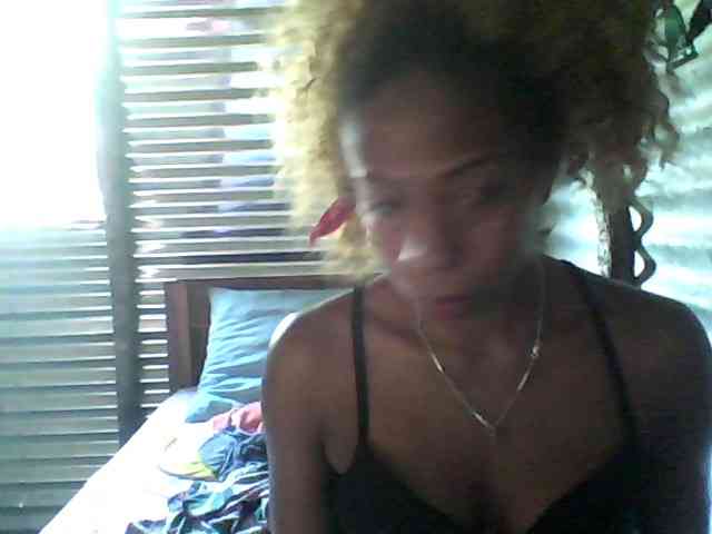 zoyadimasalong06 webcam