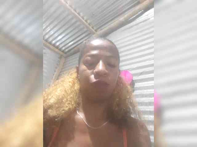 zoyadimasalong06 webcam