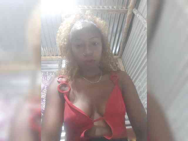 zoyadimasalong06 webcam