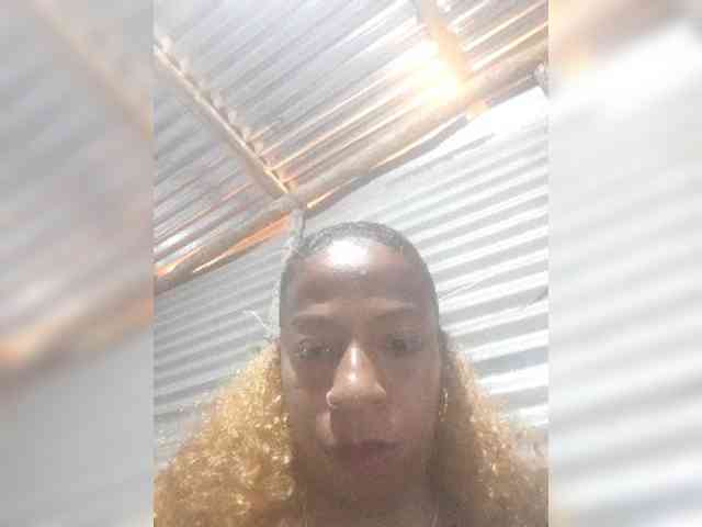 zoyadimasalong06 webcam