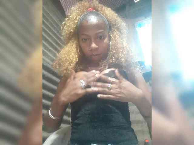 zoyadimasalong06 webcam