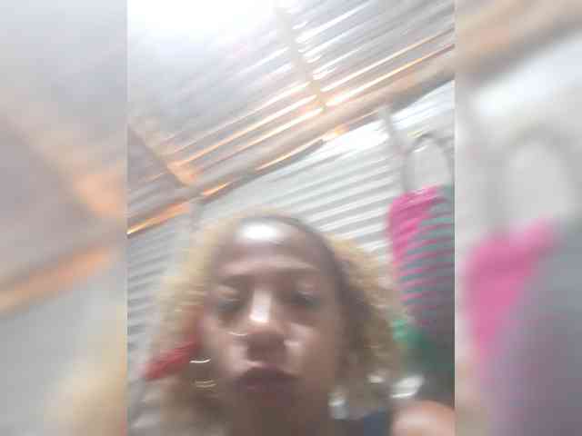 zoyadimasalong06 webcam