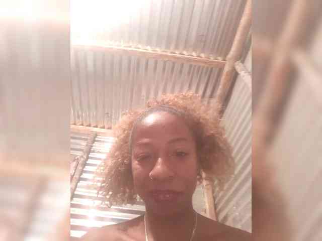 zoyadimasalong06 webcam