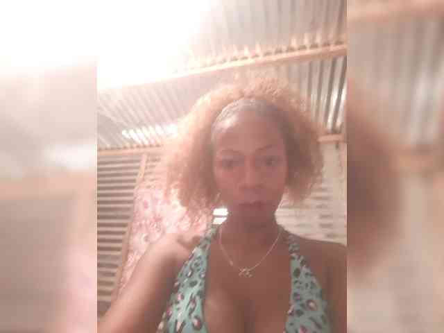 zoyadimasalong06 webcam