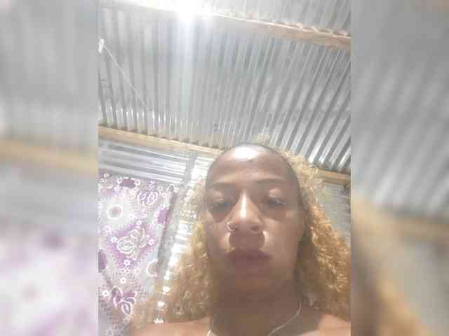 zoyadimasalong06 webcam