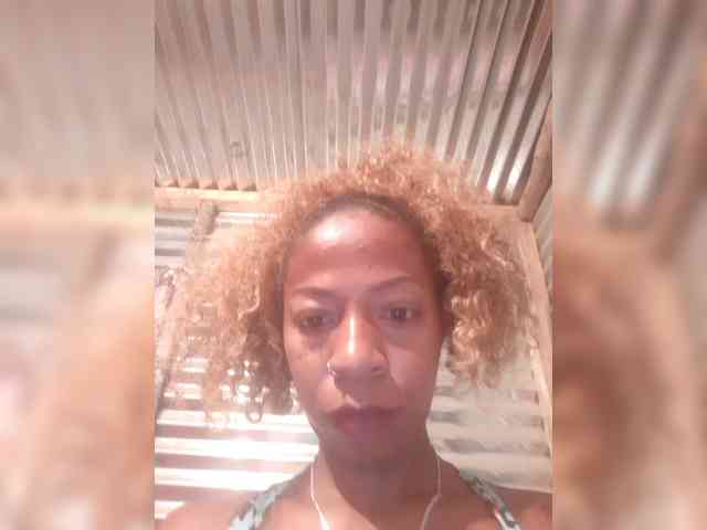 zoyadimasalong06 webcam