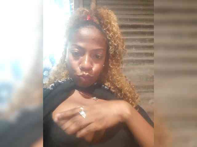 zoyadimasalong06 webcam