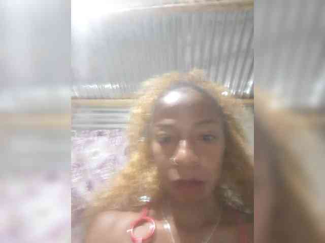 zoyadimasalong06 webcam