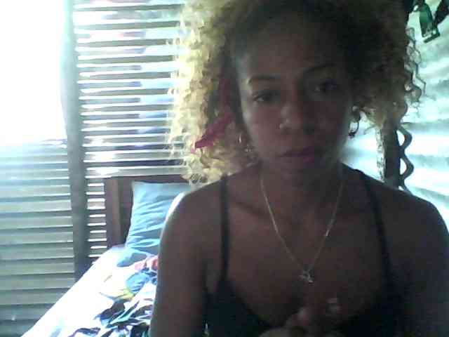 zoyadimasalong06 webcam