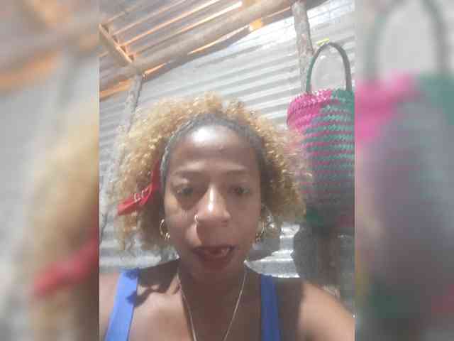 zoyadimasalong06 webcam