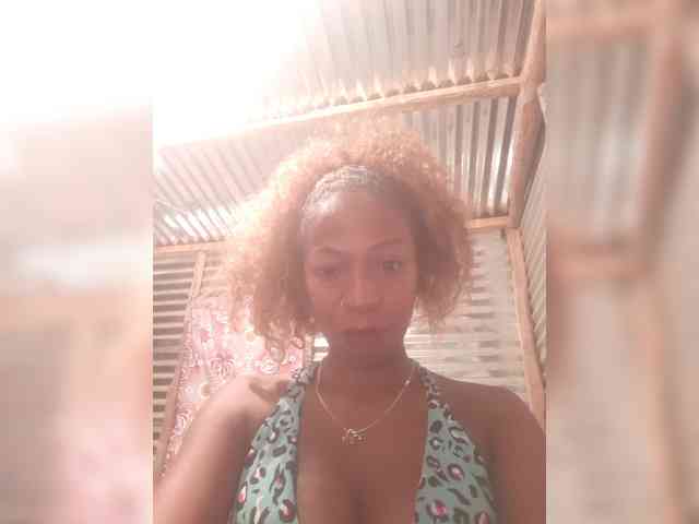 zoyadimasalong06 webcam