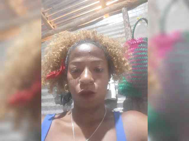 zoyadimasalong06 webcam