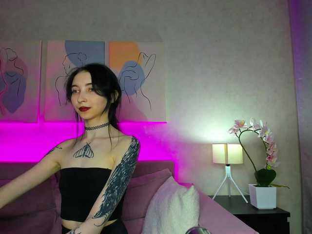 Ellen-Hops's BongaCams show and profile