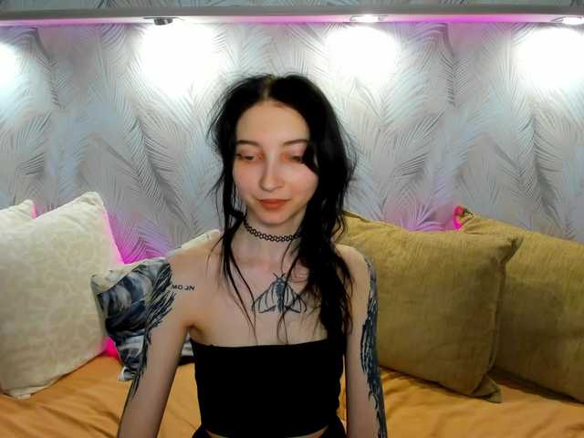 Ellen-Hops's BongaCams show and profile