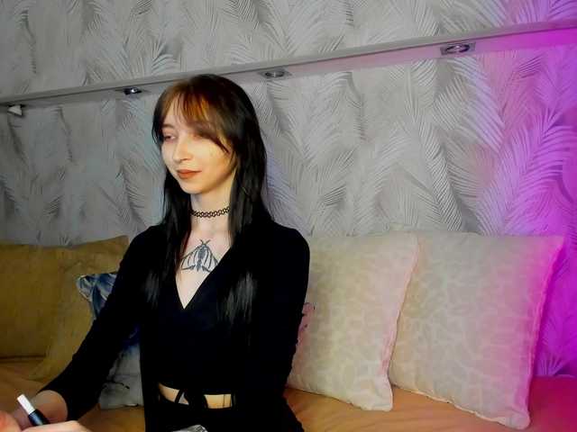 Ellen-Hops's BongaCams show and profile