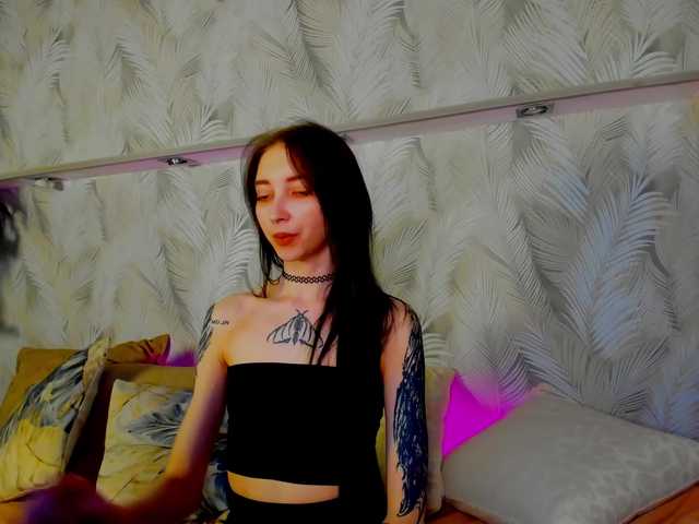 Ellen-Hops's BongaCams show and profile