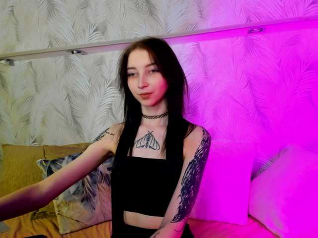 Ellen-Hops's BongaCams show and profile