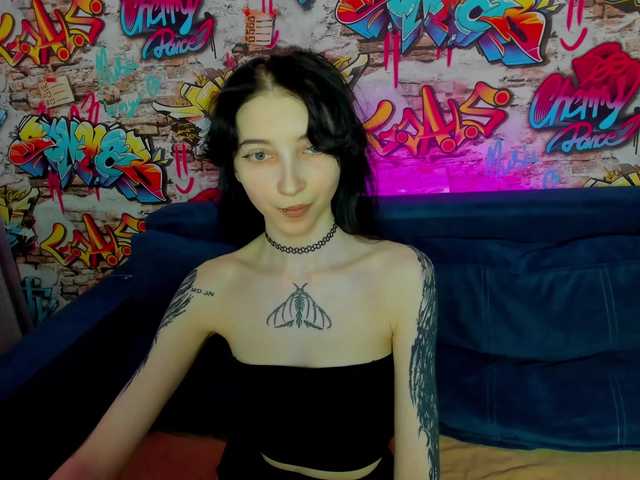 Ellen-Hops's BongaCams show and profile