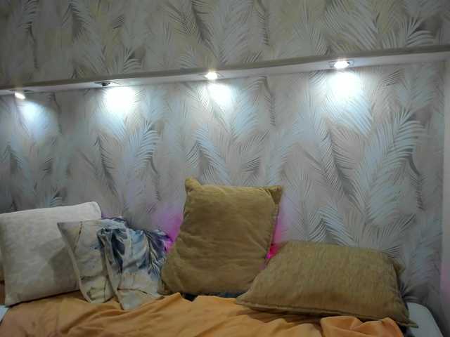 Ellen-Hops's BongaCams show and profile