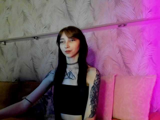 Ellen-Hops's BongaCams show and profile