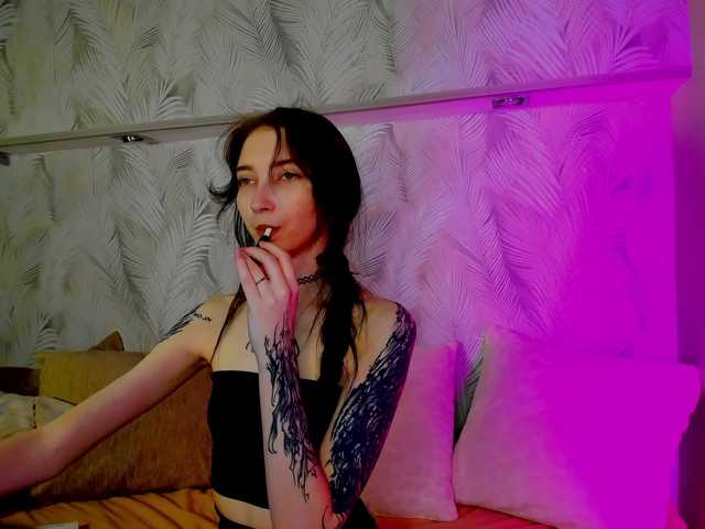 Ellen-Hops's BongaCams show and profile
