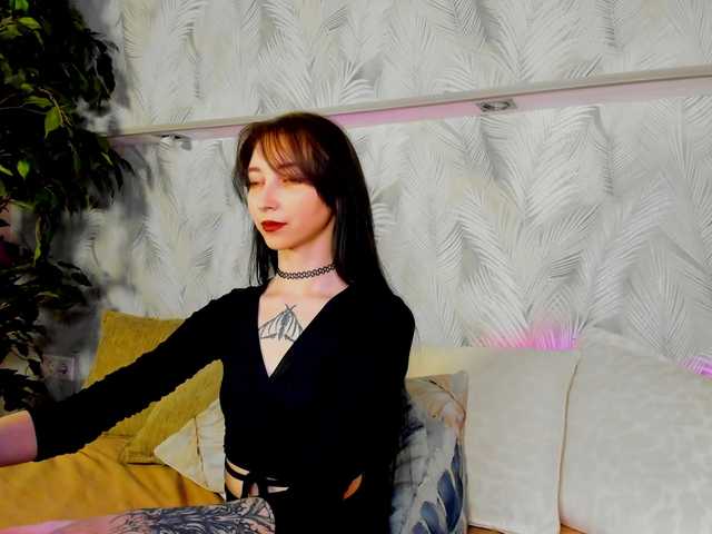 Ellen-Hops's BongaCams show and profile