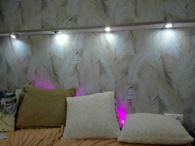 Ellen-Hops's BongaCams show and profile