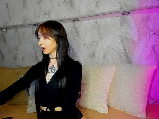 Ellen-Hops's BongaCams show and profile