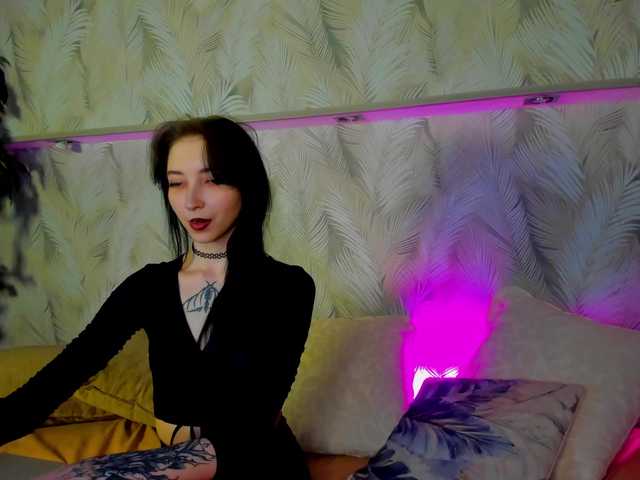 Ellen-Hops's BongaCams show and profile