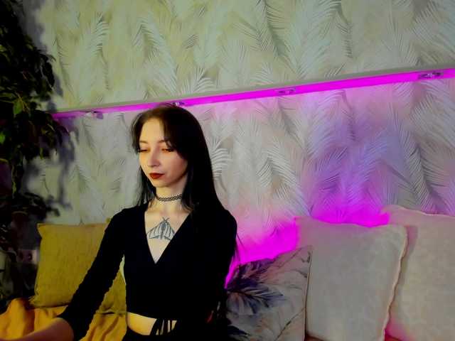 Ellen-Hops's BongaCams show and profile