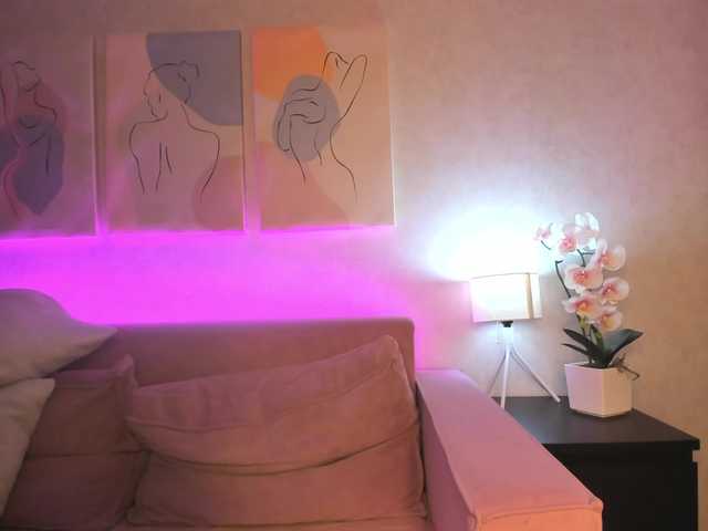 Ellen-Hops's BongaCams show and profile