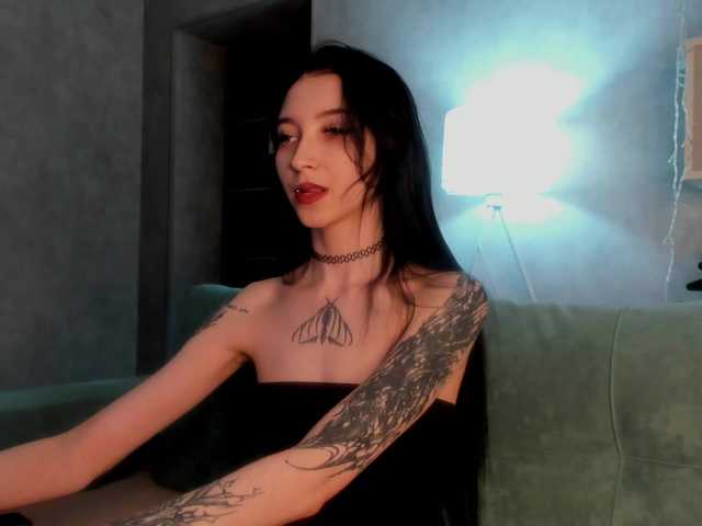 Ellen-Hops's BongaCams show and profile