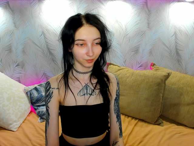 Ellen-Hops's BongaCams show and profile