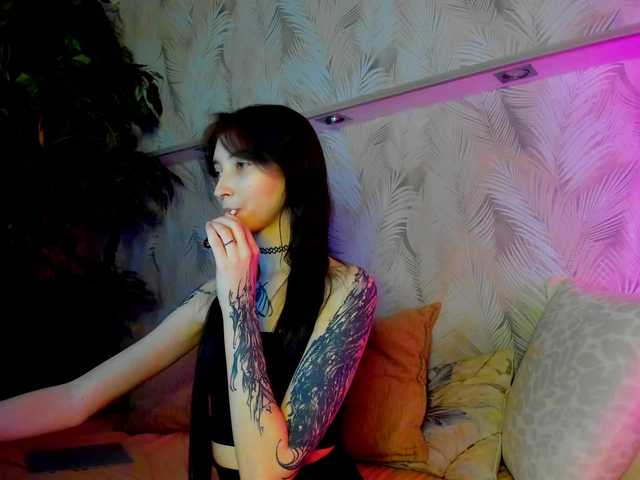 Ellen-Hops's BongaCams show and profile