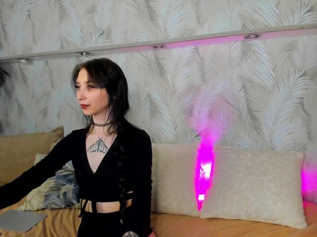 Ellen-Hops's BongaCams show and profile