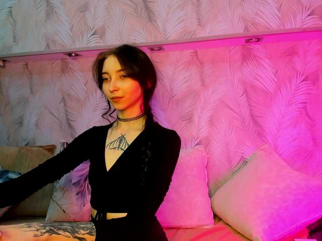 Ellen-Hops's BongaCams show and profile