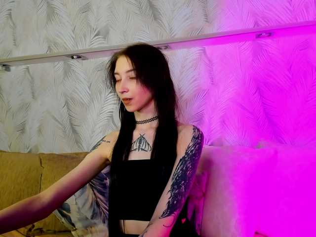 Ellen-Hops's BongaCams show and profile