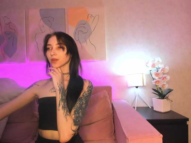 Ellen-Hops's BongaCams show and profile