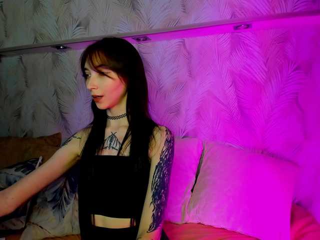 Ellen-Hops's BongaCams show and profile