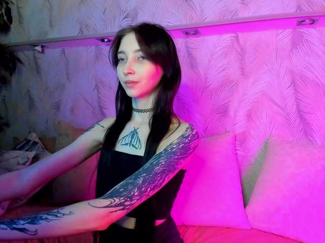 Ellen-Hops's BongaCams show and profile