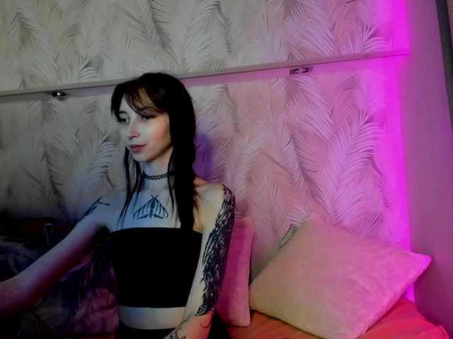 Ellen-Hops's BongaCams show and profile