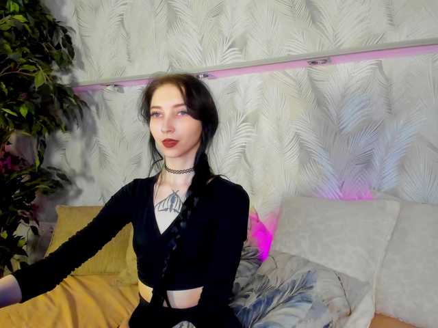 Ellen-Hops's BongaCams show and profile