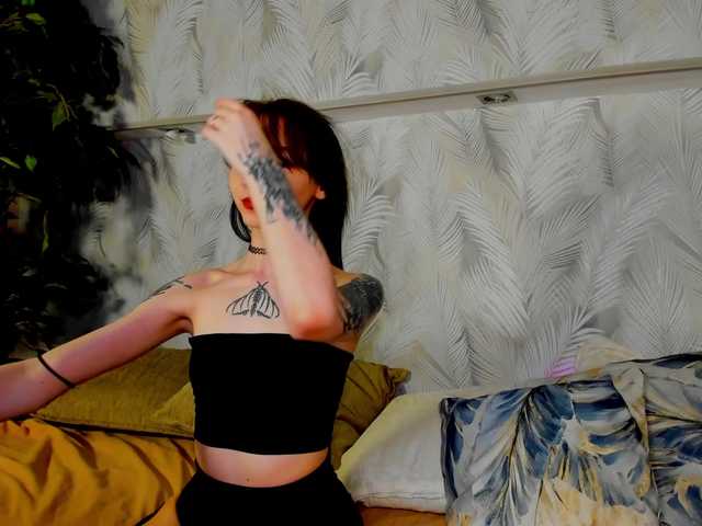 Ellen-Hops's BongaCams show and profile