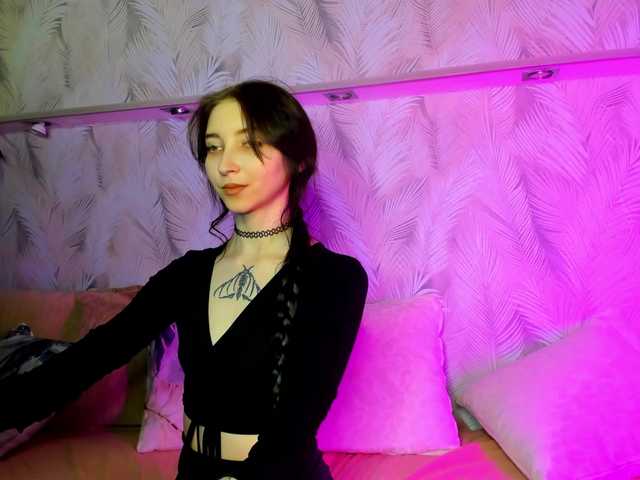 Ellen-Hops's BongaCams show and profile