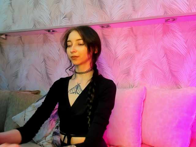 Ellen-Hops's BongaCams show and profile